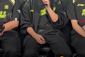 爱游戏-关于Rookie官方宣布重要助攻新规，巴黎圣日耳曼引发争议！观众掌声雷动的信息